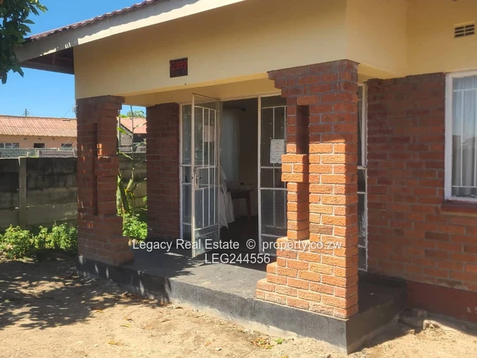 Corner Stand Property For Sale In Chitungwiza Unit N