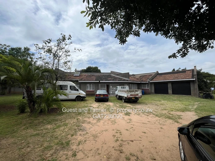 5 Bedroom House for Sale in Windsor Park Ruwa - With Deed of Transfer 