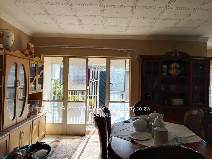 4 Bedroomed house For Sale In Mainway Meadows