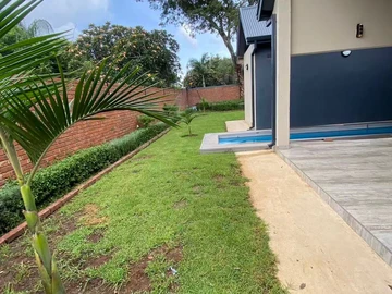 4 Bedroom Flat & Apartment
