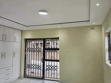 3 Bedroom Flat & Apartment