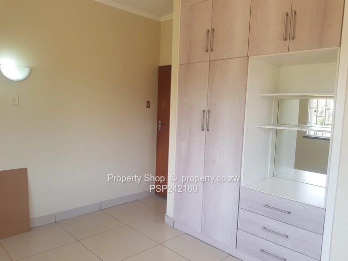 Family Home with a Cottage!