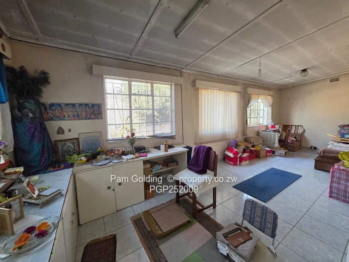 Spacious Family Home on an 869 sqm Stand