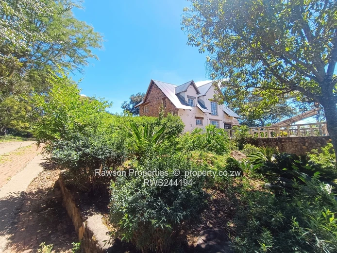 Greystone Park Rustic 3-Bed Stone Home with View & Borehole 