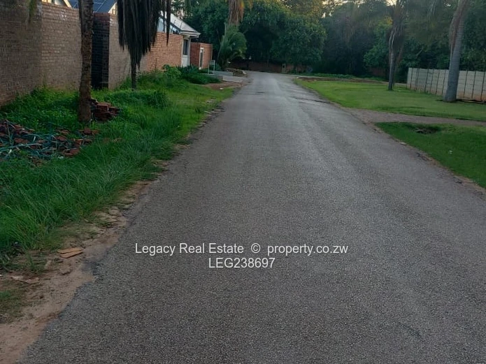 Premium Cluster Stand in Sought-After Highlands