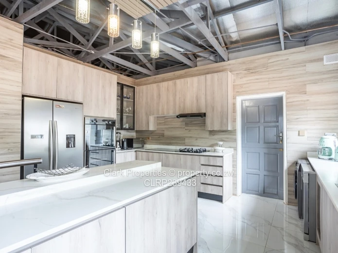 6-Bed Rolf Valley Home 