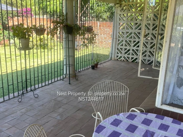 Milton Park 3-Bed with Verandah, Garden & Garage