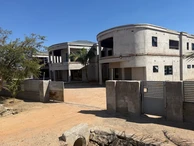 6 Bedroom House