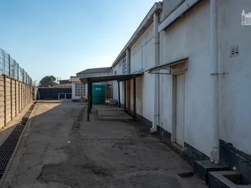 Warehouse & Factory