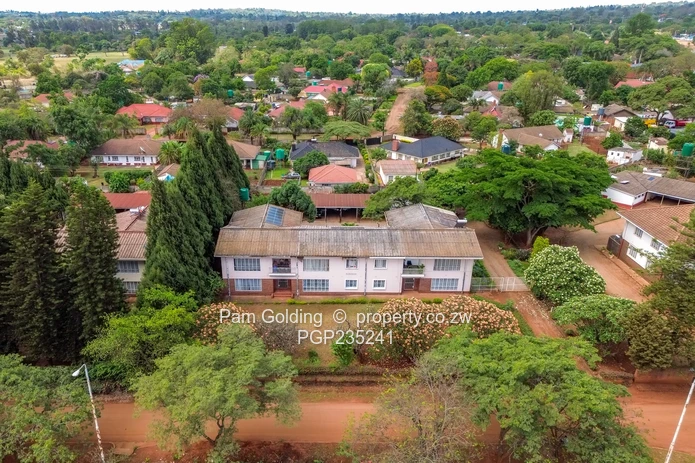 Spacious ground floor apartment in a well located complex