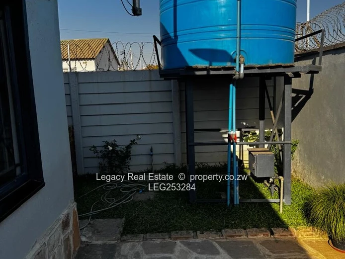 Modern 3-Bed Budiriro Home - Borehole, Bath & Backyard