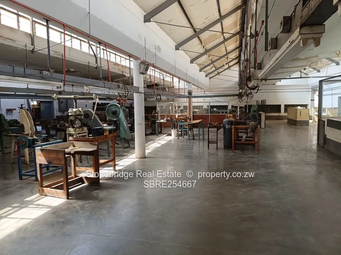 Commercial Property in Belmont To Rent