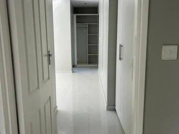 3 Bedroom Flat & Apartment