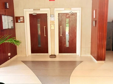 2 Bedroom Flat & Apartment