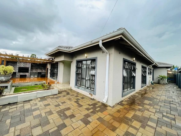 5 Bedroom House