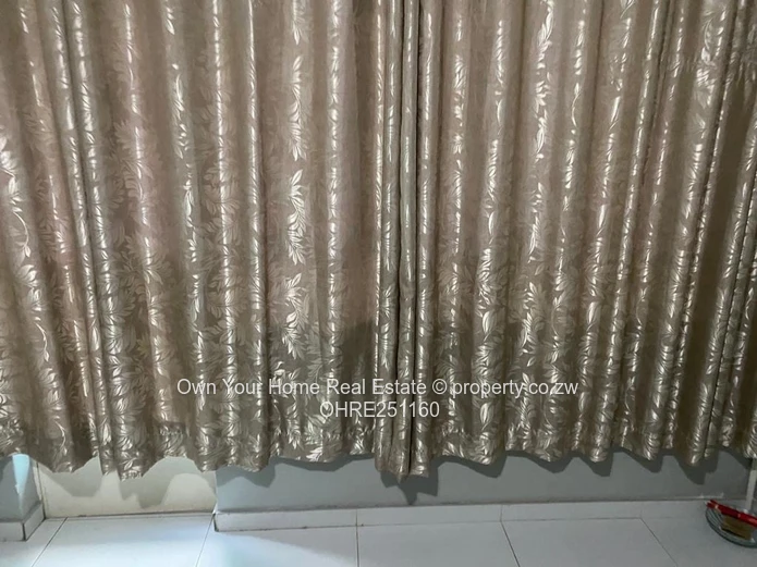 1-Bed Avenues Flat CBD — Bathtub & Built-in Cupboards