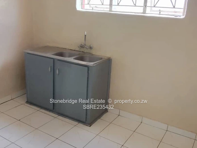 2 Bedroomed House in Sunninghill to rent