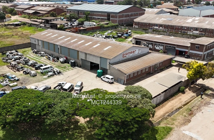 Spacious factory/warehouse