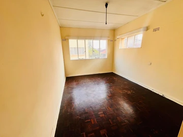 2 Bedroom Flat & Apartment