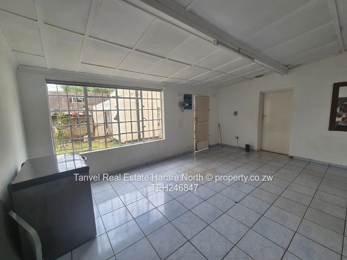 For Sale 330k *AVONDALE* Lanark Road off King George  3 Beds 2 baths Lounge Dining  Kitchen 1 bed co