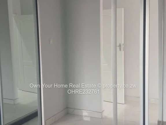 Pomona Nyeredzi Ridge 