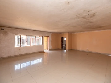 3 Bedroom Flat & Apartment
