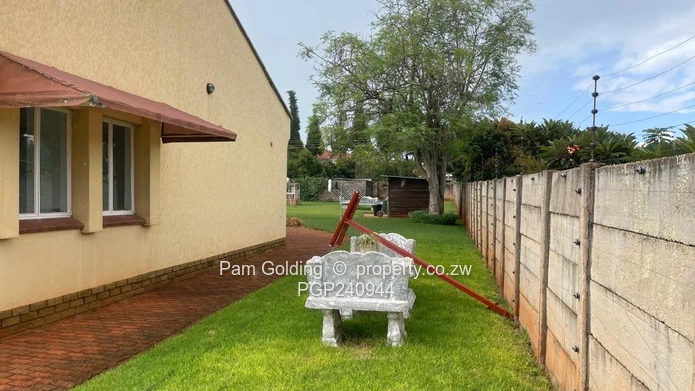 Cosy Bedsitter In Mount Pleasant Heights