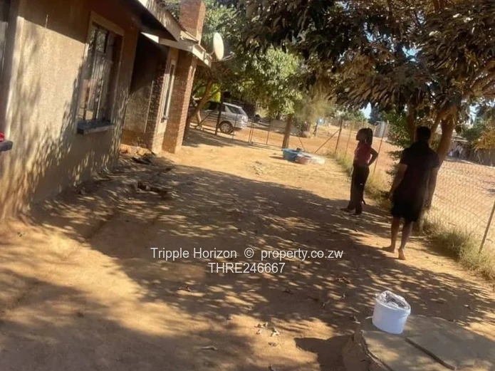 Dzivarasekwa 4-Bed Brick Home on 400m² with Veranda