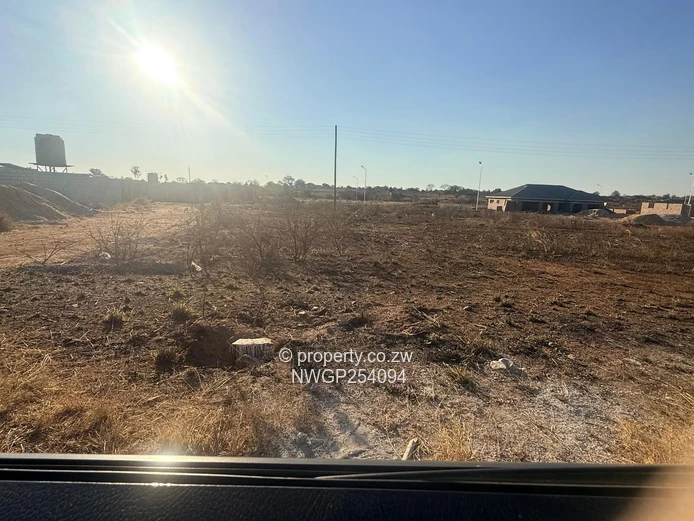 Level Sunlit 600m² Serviced Stand in Mahatshula, Bulawayo North