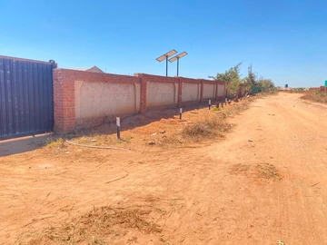 Commercial & Industrial Land