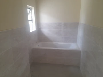 2 Bedroom Flat & Apartment