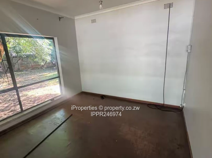 3-Bed House to Rent - Marlborough,