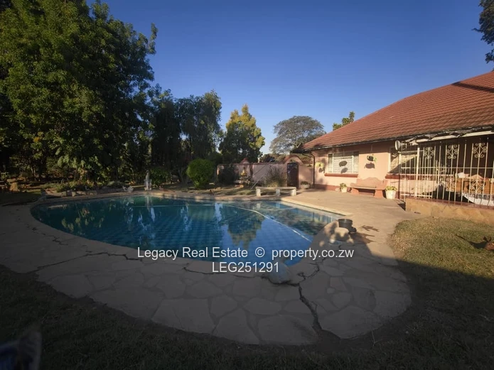 Logan Park 3-Bed Home with Rustic Bar & Borehole on 5689m²