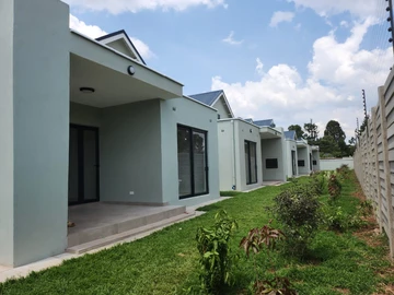 3 Bedroom Flat & Apartment