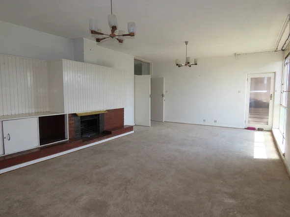 3 Bedroom Flat & Apartment