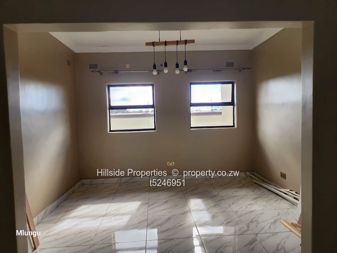 Manresa 6 bed house to Let 
