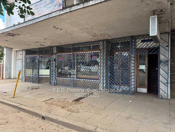 Versatile Retail, Office & Warehouse Facility