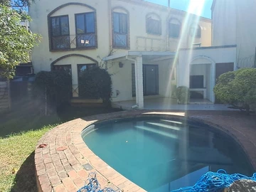 3 Bedroom Flat & Apartment