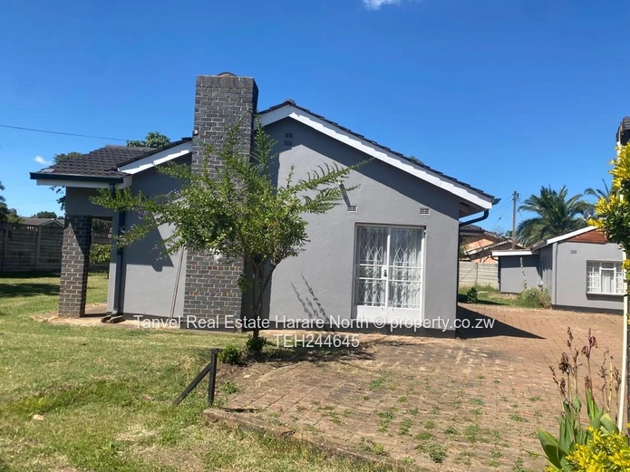 For Sale MABELREIGH SUNRIDGE with Harare Drive Road Frontage $190k  .