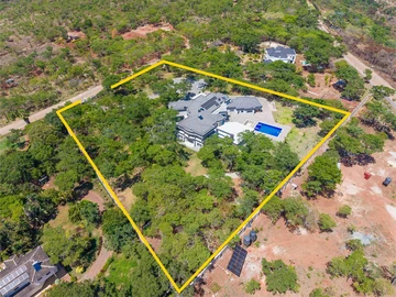 6 Bedroom House