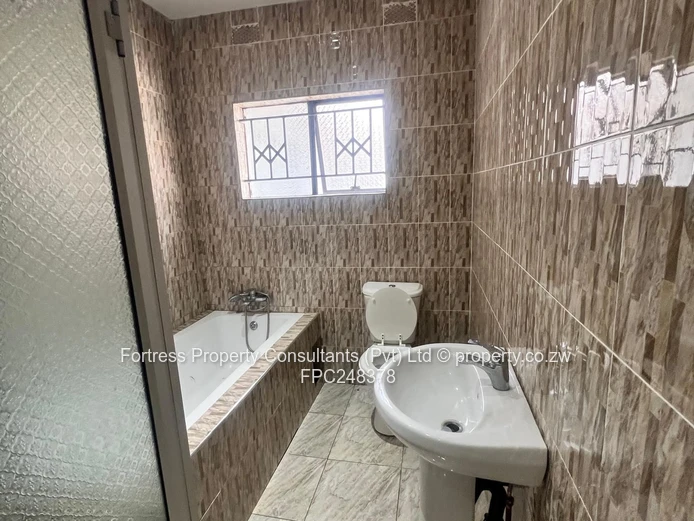 Emerald Hill: 3-Bed Tiled Home w/Solar, Water Tank