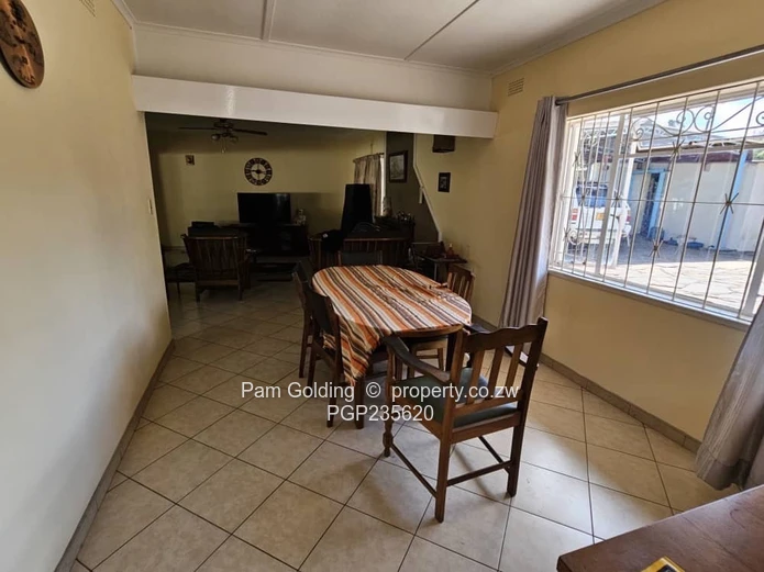 Timeless Family Living In Hillcrest