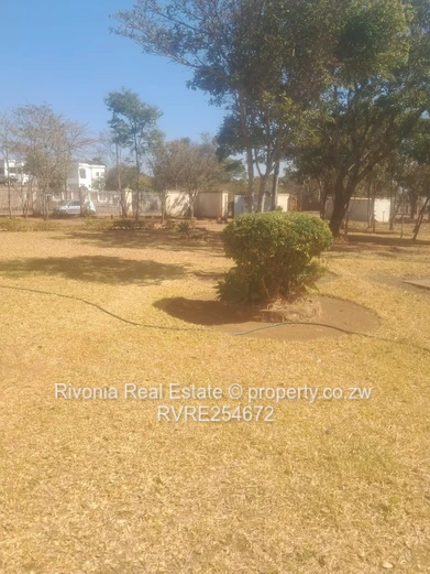 Walled 2000m² Leafy Stand on Tarred Main Road - Gletwin Park