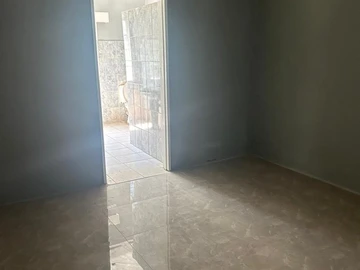 2 Bedroom Flat & Apartment