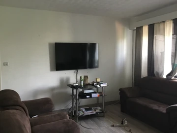 2 Bedroom Flat & Apartment