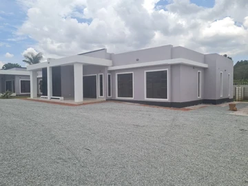 3 Bedroom Flat & Apartment