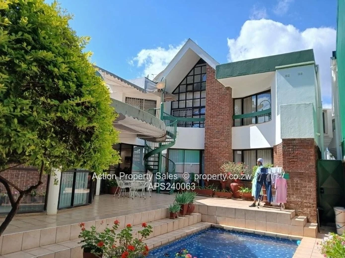 Beautiful 3 Bed Townhouse In Newlands! 