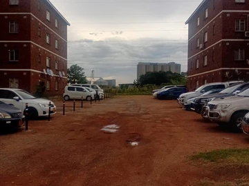 2 Bedroom Flat & Apartment