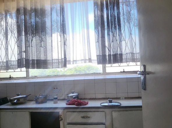 2 Bedroom Flat & Apartment