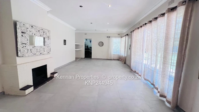 Very neat family home with prolific borehole.